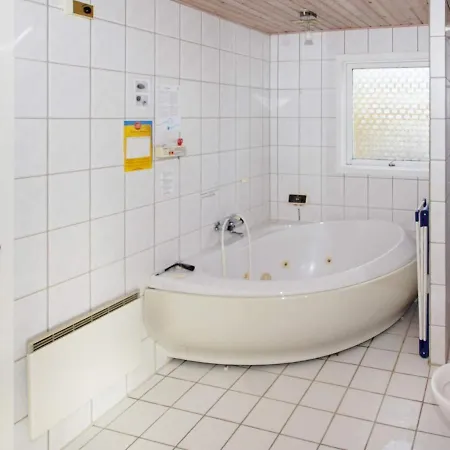 8 Person Holiday In Hemmet Falen